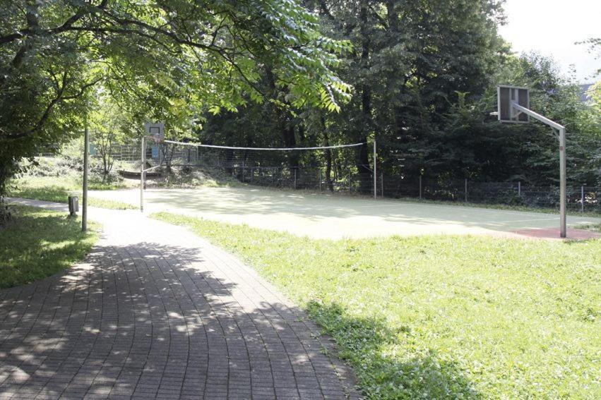 Jugendherberge Freiburg Esterno foto